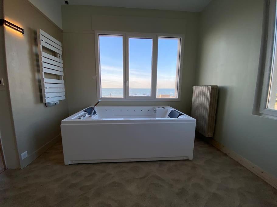 Spa Privatif Face Mer Riva Romantic & Spa Ouistreham Exterior foto